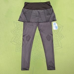 Lucky In Love Skirt w/Leggings. NWT